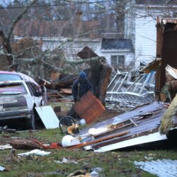 Devastating honored waverly tornadoes responders